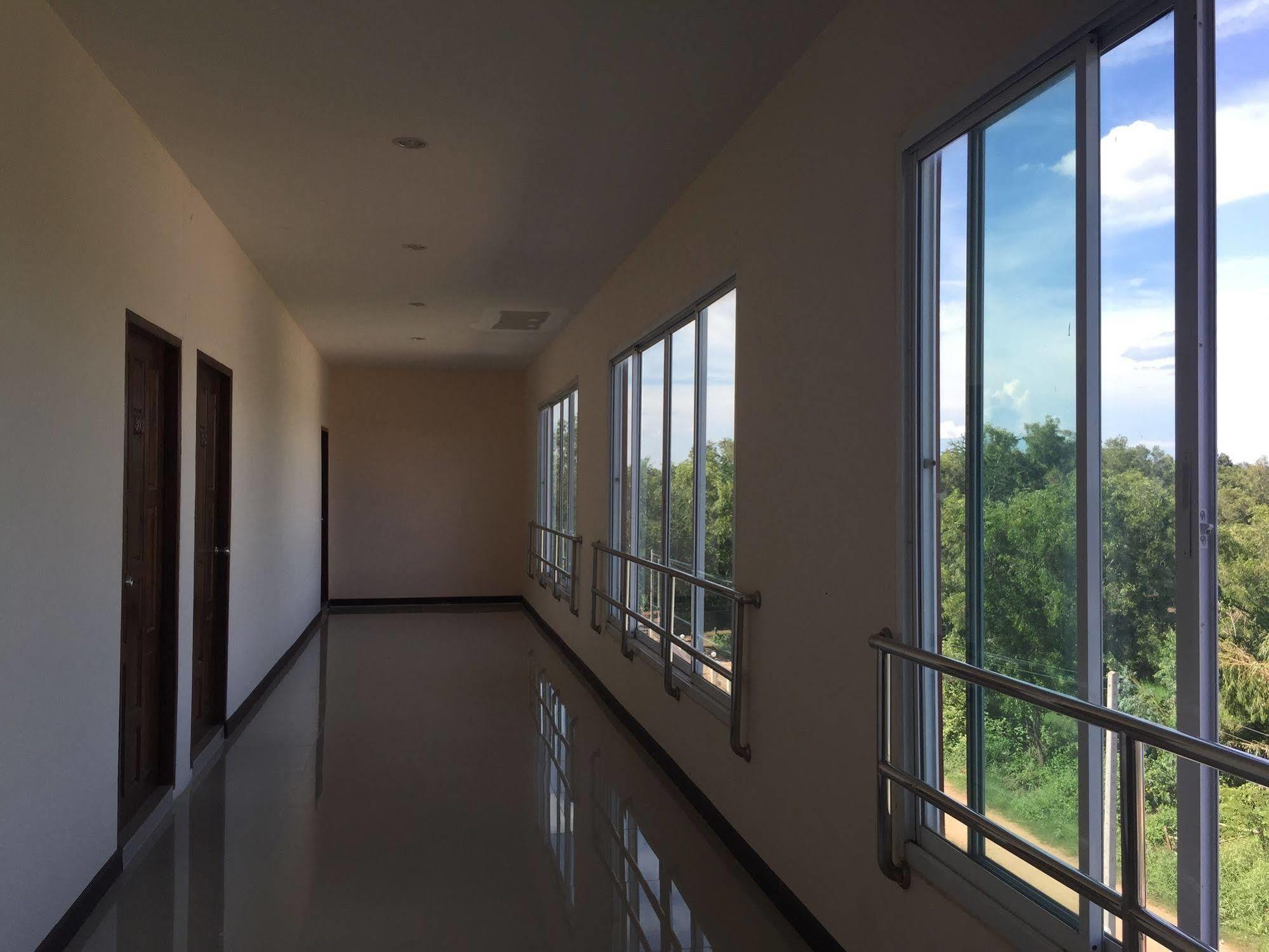 Hotel The Family Grand Udon Thani Exterior foto